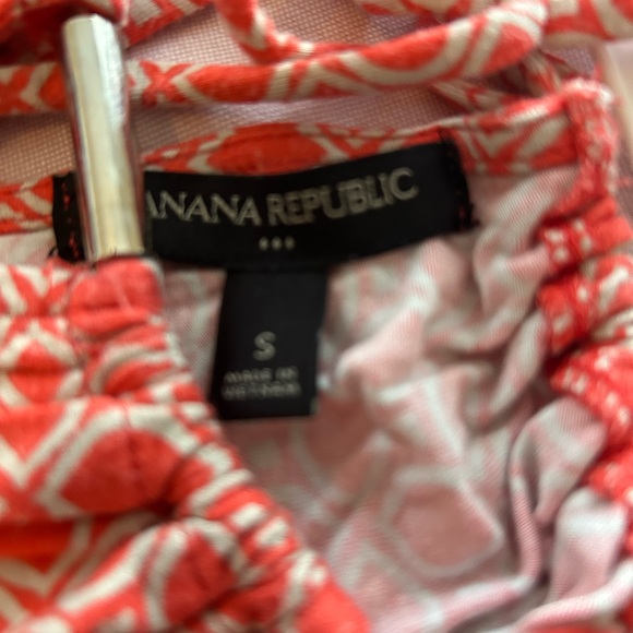 Fun Banana Republic top - Picture 3 of 3